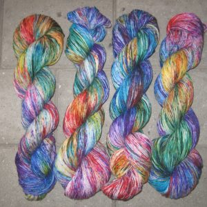 garnyarn-haandfarvet-garn-tynd-merinould-nylon-superwash-stroempegarn
