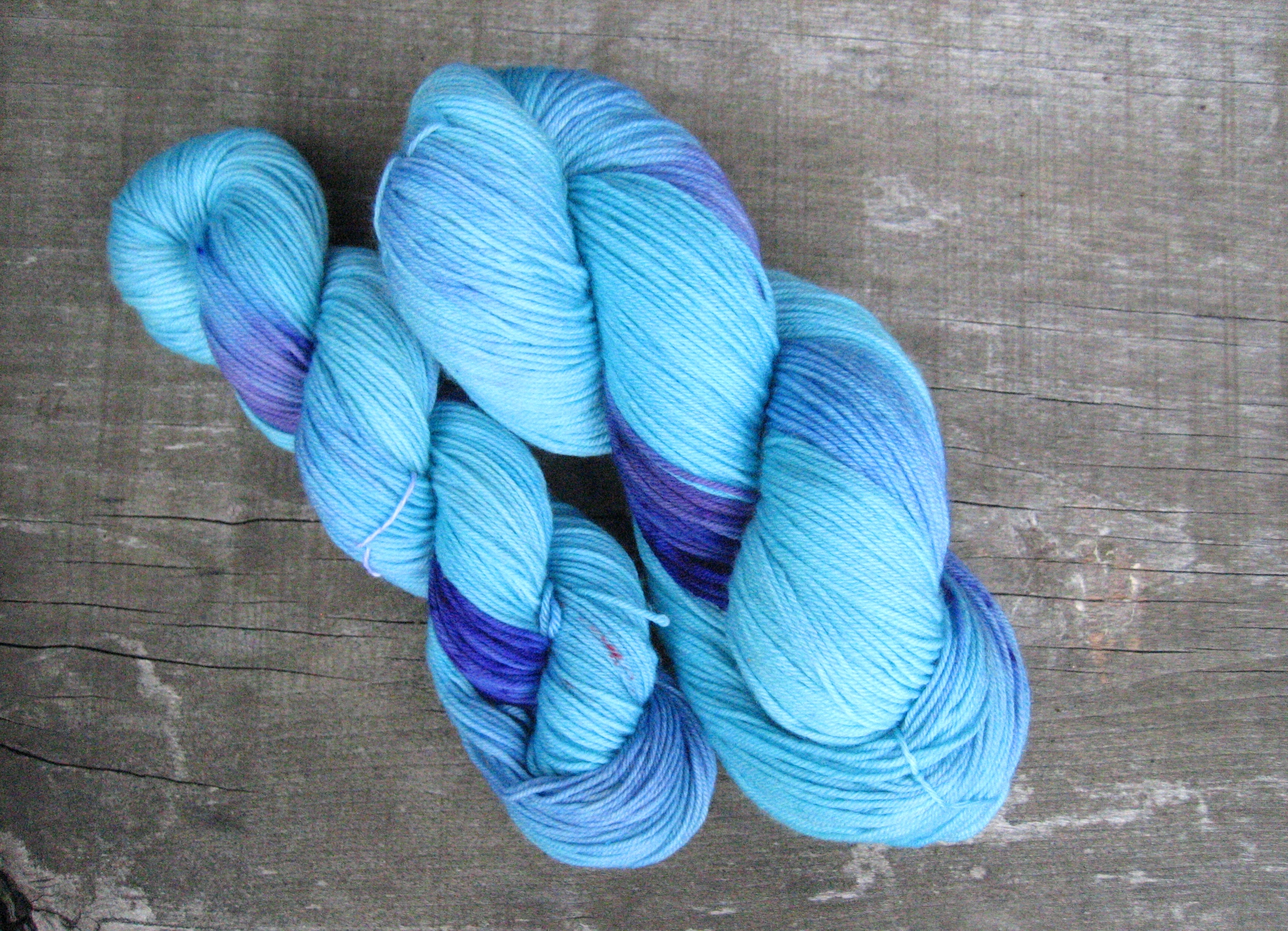 garnyarn-haandfarvet-garn-tynd-merino-uld-superwash-turkis-lilla