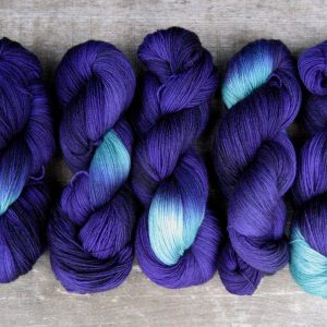 garnyarn-håndfarvet-garn-tynd-merinould-baeredygtig